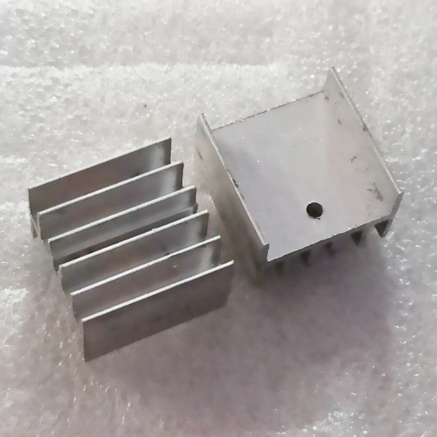 

Heatsink Kecil Untuk Transistor TIP 41 TIP 42 Dan Yang Seukuran