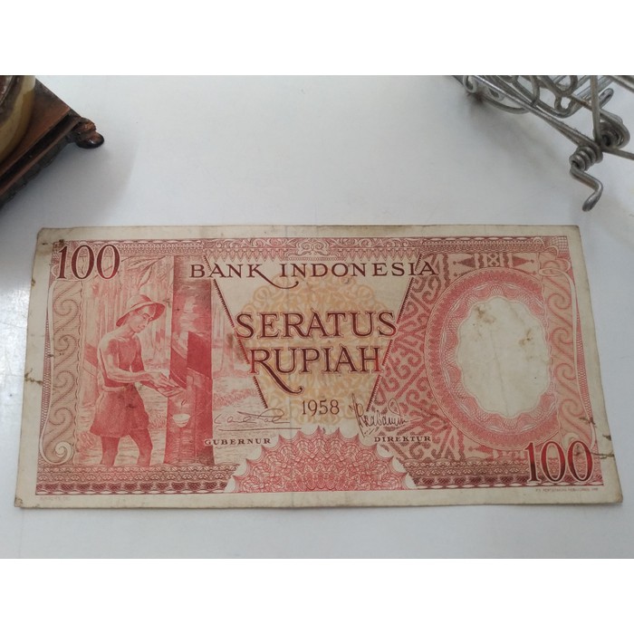 Uang kuno Rp100