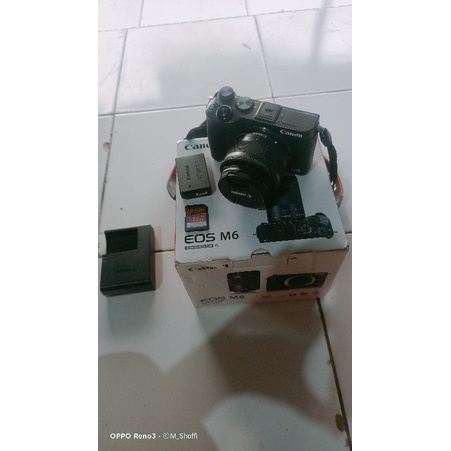 CANON eos M6