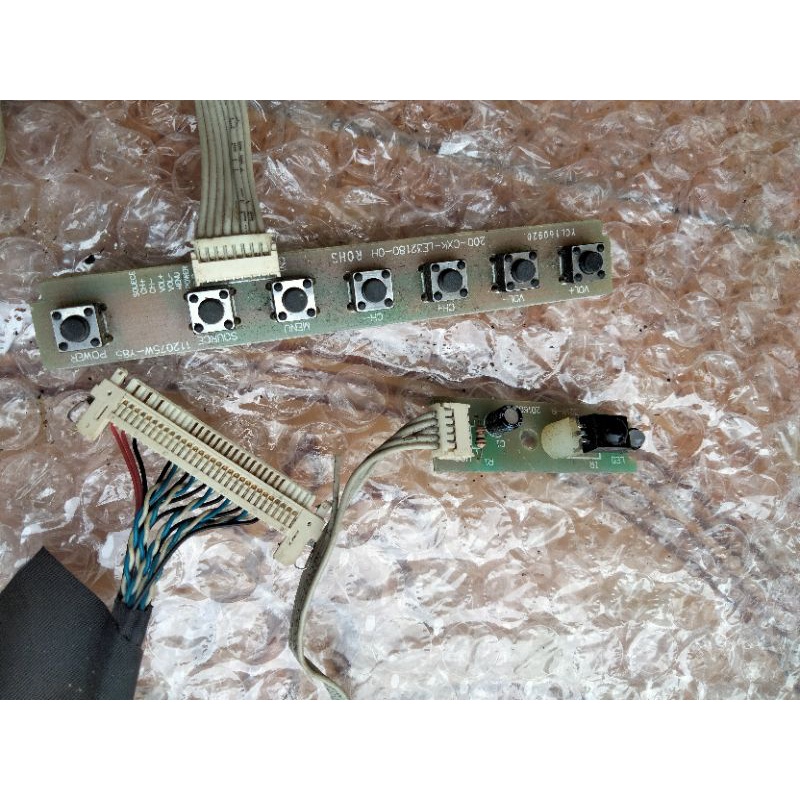 IR SENSOR TOMBOL POWER MANUAL SOCKET LVDS TV LED POLYTRON PLD40TV853 40TV853