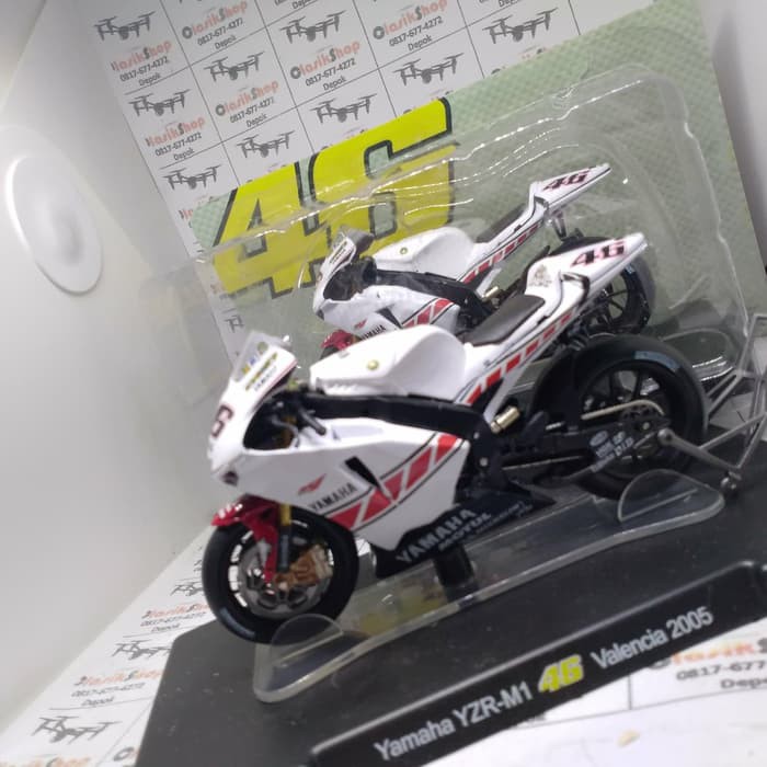 Diecast New Ray Vespa - Diecast Motogp - Diecast Ducati 1/18 Scale Motor Yamaha Yzr-M1 2005 Rossi
