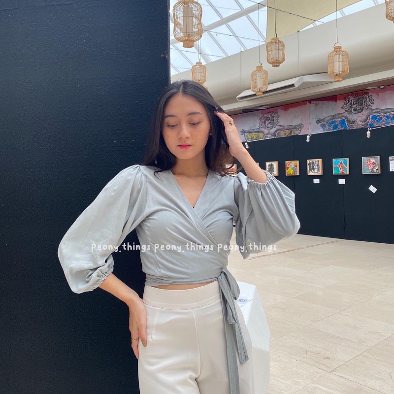 BEFAST - ZFC OOTD Blouse NEFILE / Loly Top Basic / Pakaian Wanita / Blouse Crop / Fashion Wanita Modis Kekinian / Keluaran Terbaru 2022 / Blouse Polos Casual / Outfit Ala Korean Style / Blouse Banyak Warna / Trendy