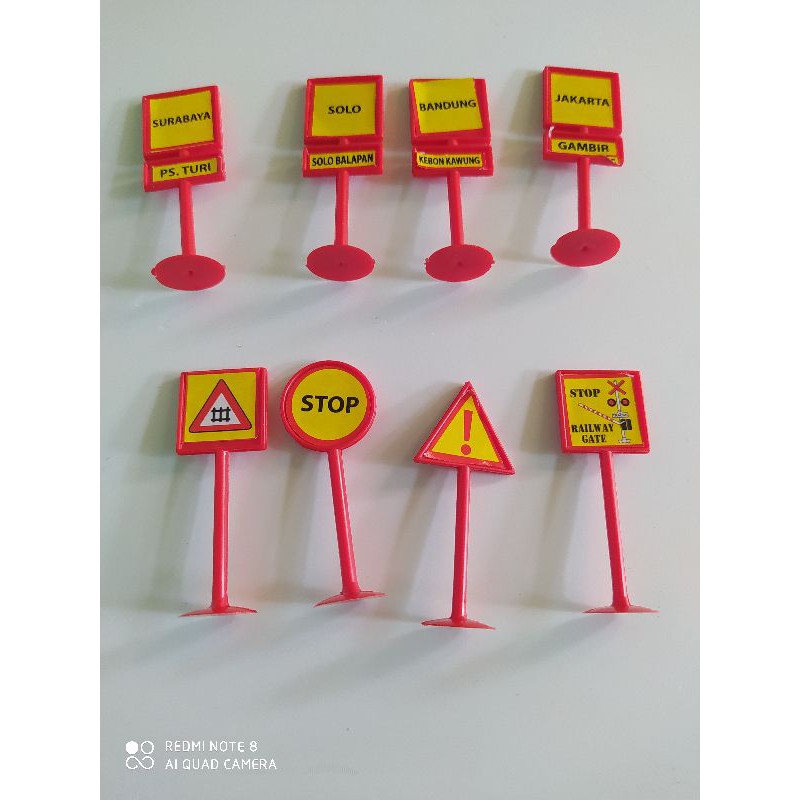 SET RAMBU-RAMBU LALU LINTAS UNTUK MINIATUR