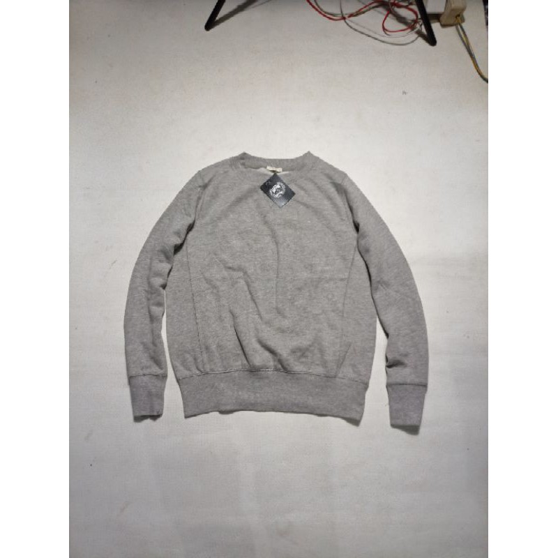 crewneck GU by uniqlo