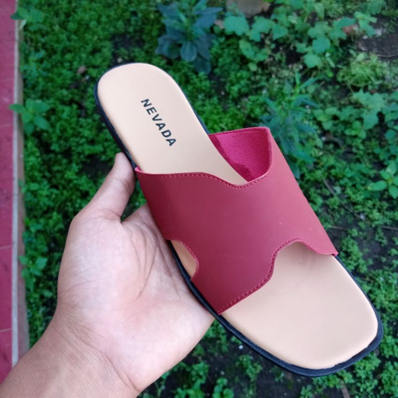 Sandal Sendal Flat Wanita Nevada