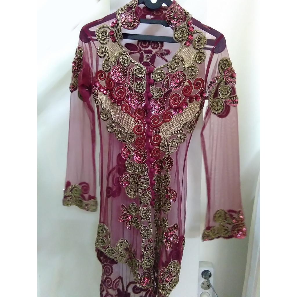 KEBAYA WISUDA/IBU  PENGANTIN MERAH MAROON