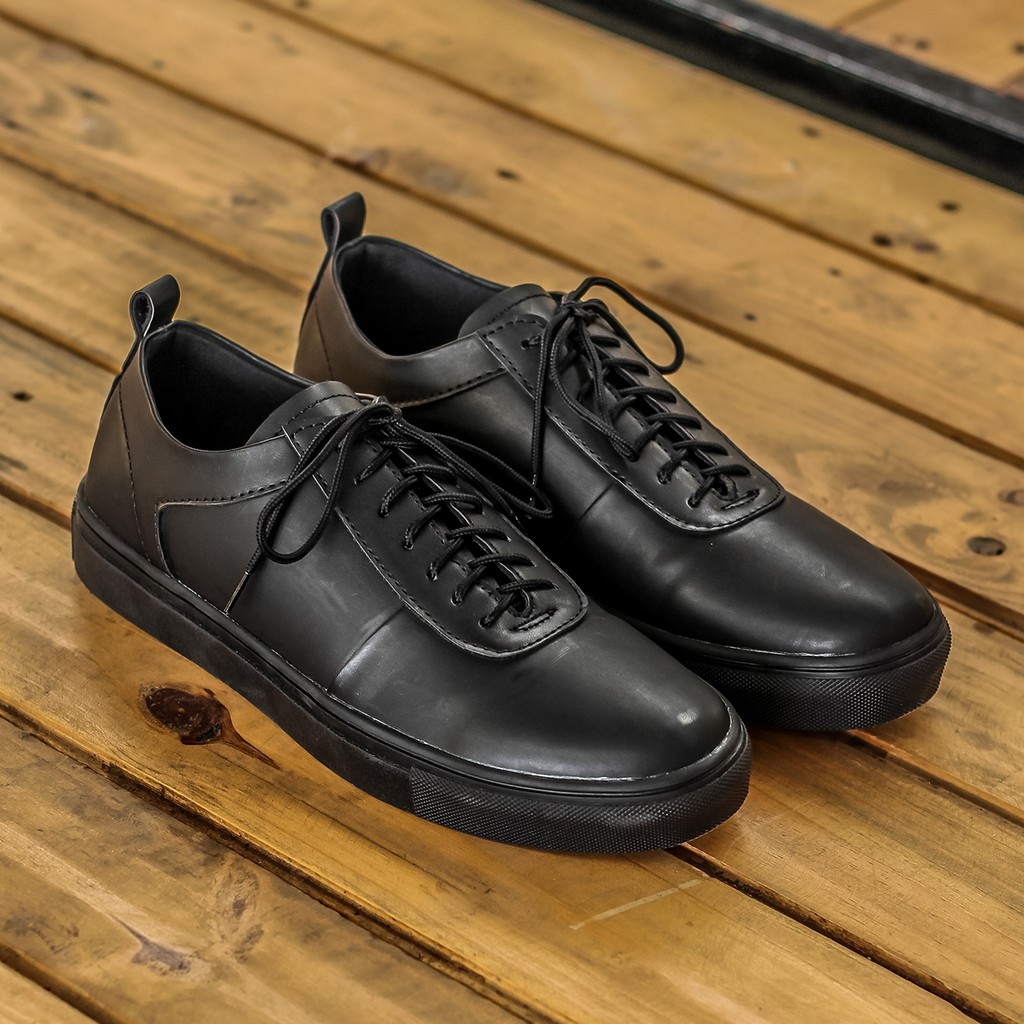 Wolf Black | Sepatu Sneakers Tali Santai Kasual Pria Cowok Men Sneaker Footwear | FORIND x Lvnatica