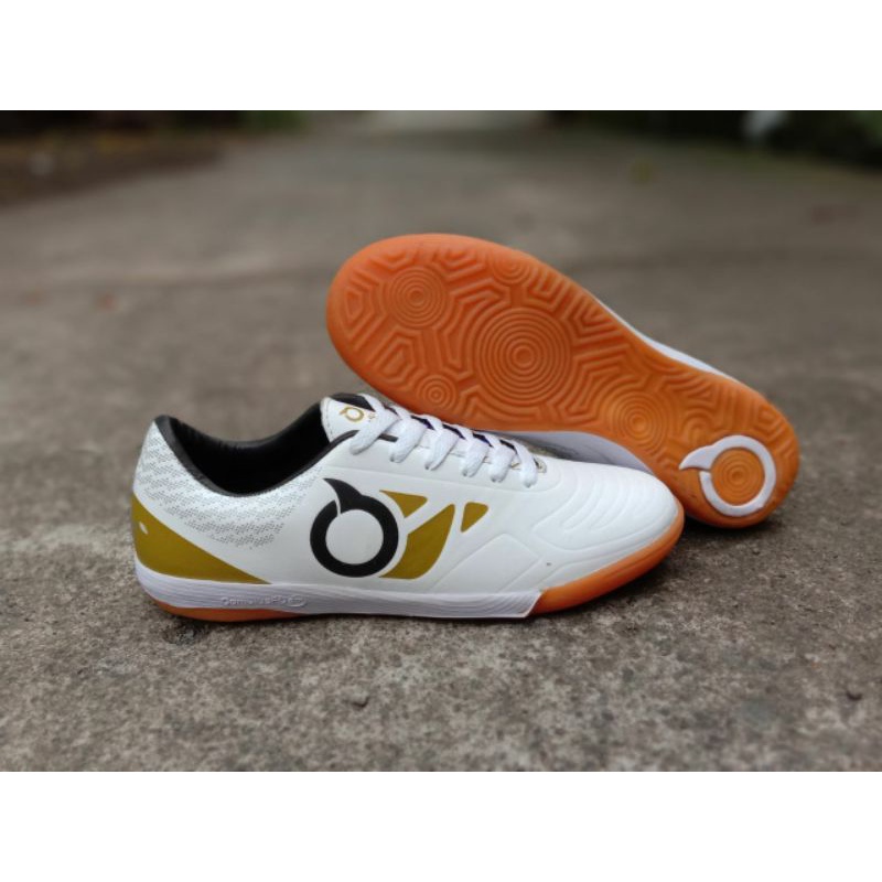 sepatu futsal sol tebal ortus putih