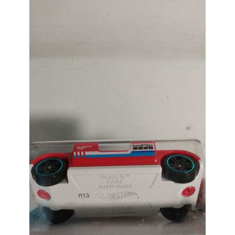 Hotwheels Zoom In
