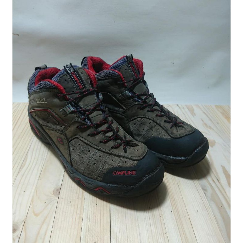 Sepatu outdoor CAMPLINE second