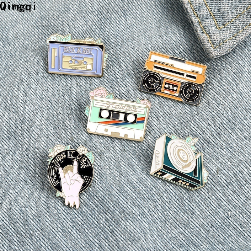 Bros Pin Enamel Bentuk Piringan Hitam Phonograph Gaya Retro Klasik Punk Gothic Untuk Hadiah