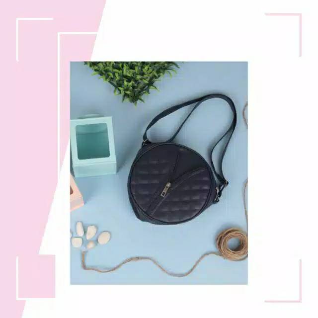 Tas Selempang Resleting Depan