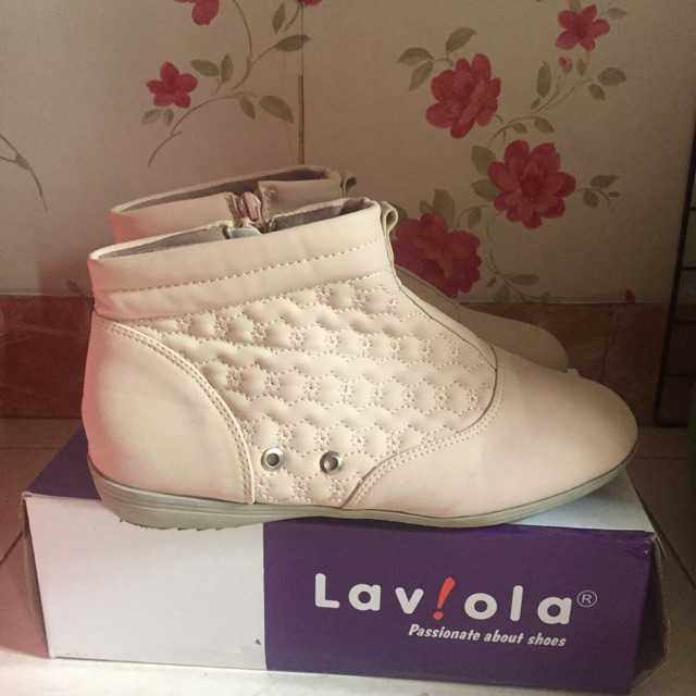 Sepatu Boots Laviola