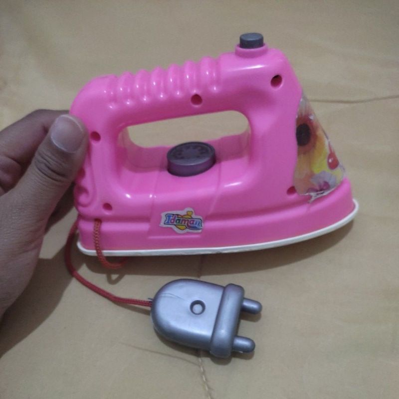 [Preloved] Setrika mainan untuk setrika baju mellchan mell chan baby alive barbie