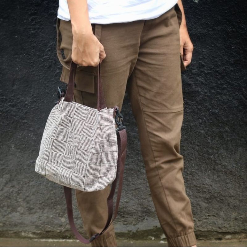 Slingbag Kecil Goni Sintetis / Handbag Goni Sintetis