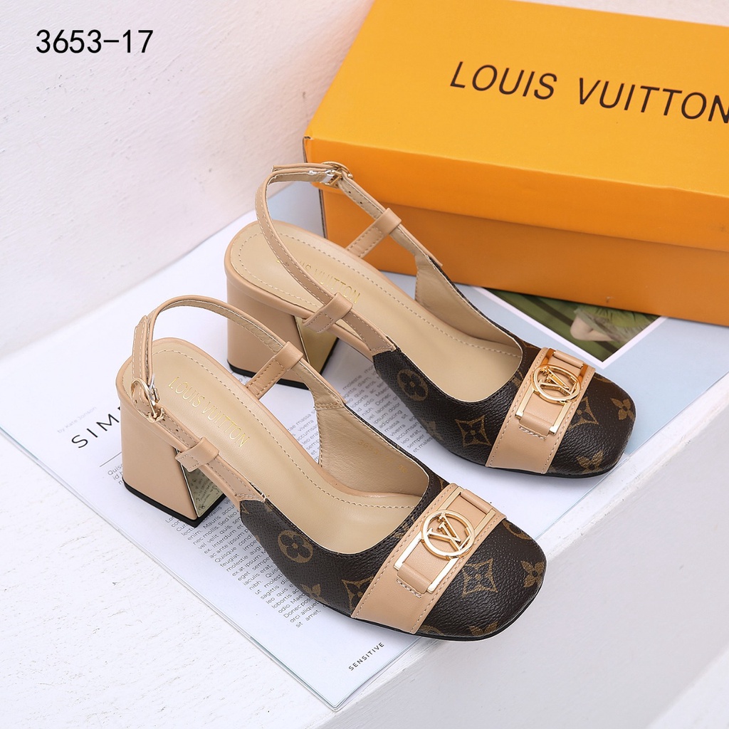 Block Heel Shoes in Monogram 3653-17