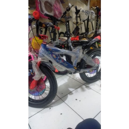 sepeda BMX 18 centrum ban jumbo