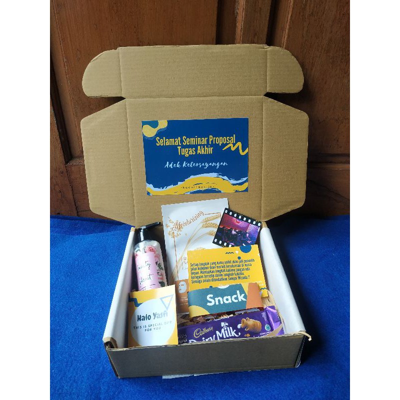 

custom Gift Box Kadoinbox.id - Kado Ultah - Wisuda - cewek - sheetmask