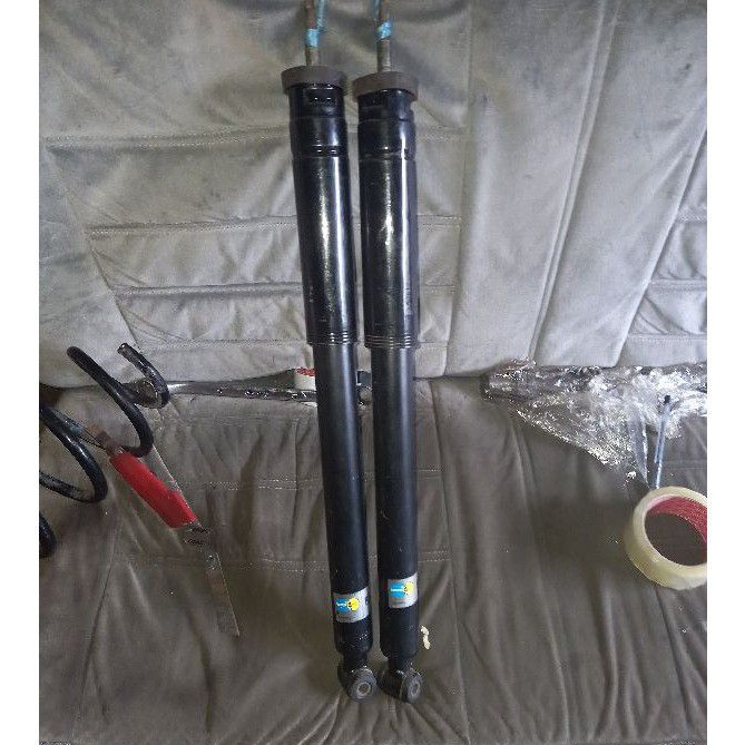 shock breaker mercy w204 belakang merk bilstein