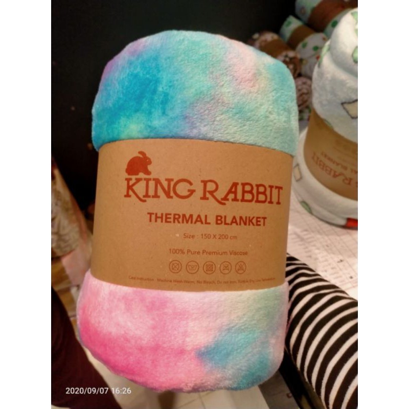KING RABBIT - Selimut Bulu Halus Motif Rainbow