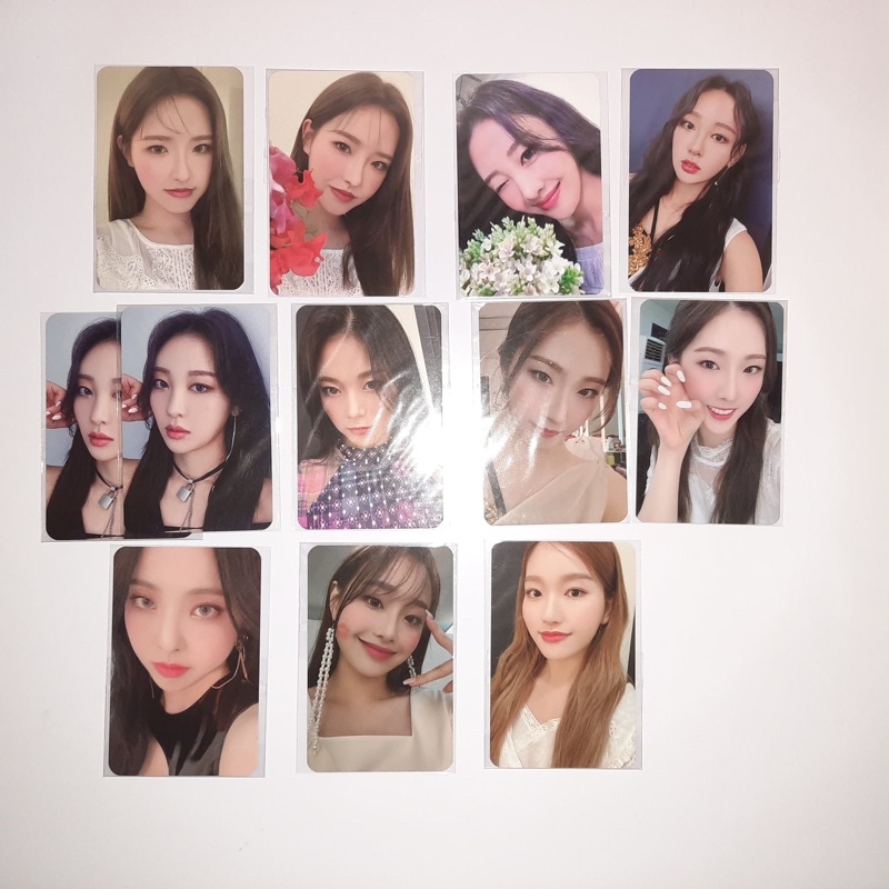 LOONA & album pc photocard chuu hyunjin gowon olivia hye yves