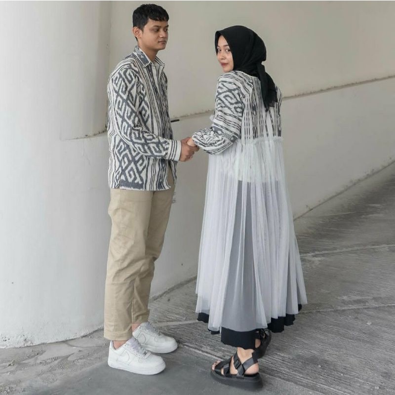 Kimono tenun unik kombinasi tile warna putih tulang