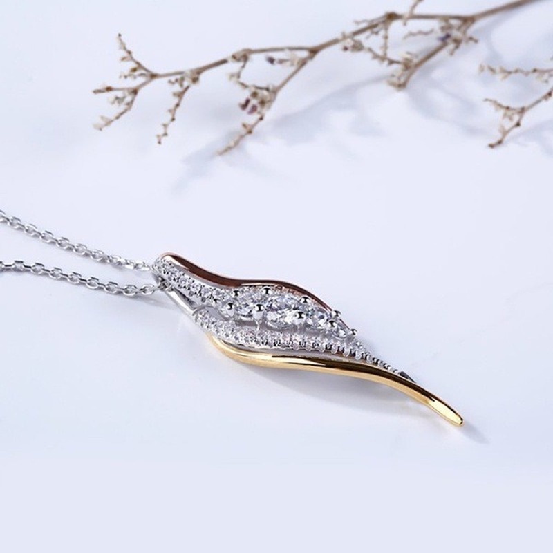 [Ready Stock]Fashion New Diamond Leaf Pendant Gold-Plated Necklace