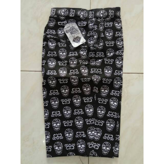 Celana pendek cowok 125rb isi 3pcs