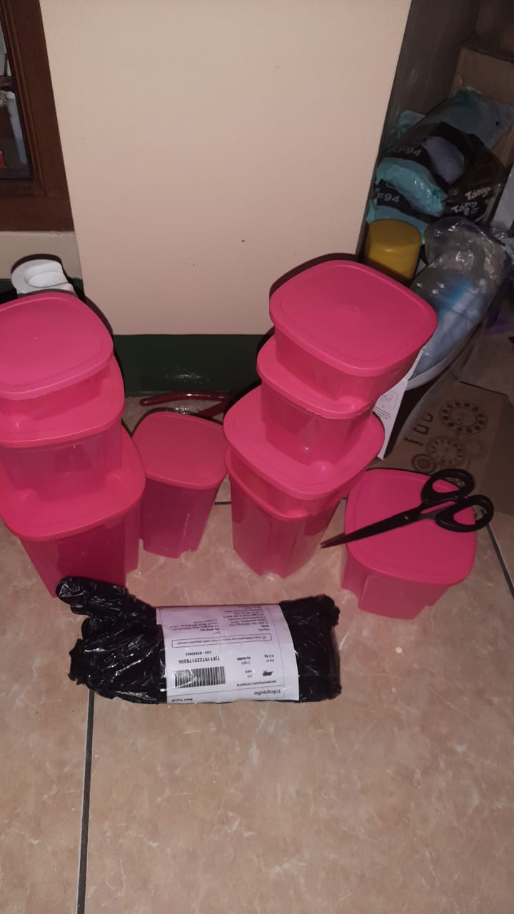 Tupperware Pelangi Wadah Penyimpanan Makanan Per Set Isi 9 Pcs Harga Murah/bisa Pilih Warnanya