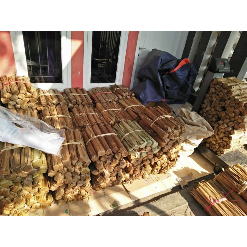 

GULA AREN ASLI KHAS CIANJUR SELATAN