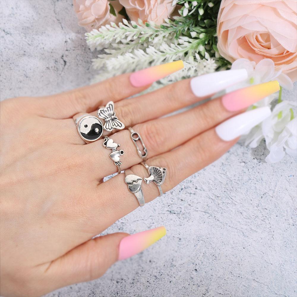 Lily Set Cincin Retro Hadiah Untuk Wanita Pria Perhiasan Hip Hop Motif Hati