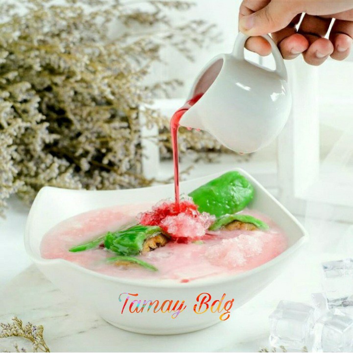 

Ay00! Sirup DHT Pisang Ambon 5 Ltr Syrup Pisang Ijo Khas Makassar