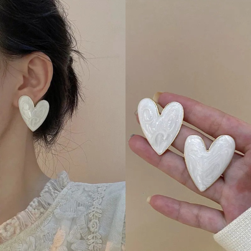 Anting Stud Tindik Bentuk Hati Besar Warna Putih Gaya Minimalis Untuk Wanita