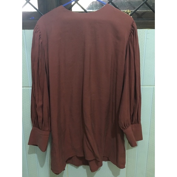 Benang Jarum Maura Blouse size M warna Brick preloved