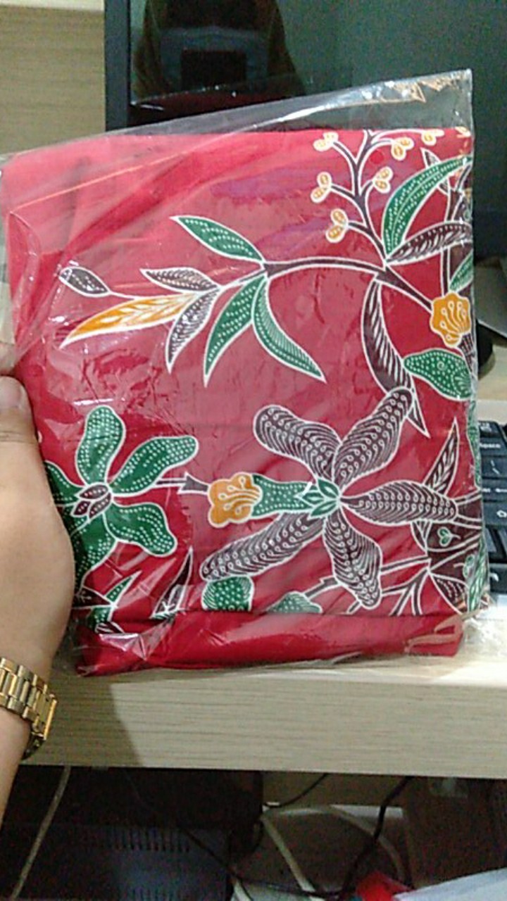 Grosir Terlaris Genes Jelita Tunic Navbor Yelbor Whitbor Creambor Tunik Batik Modern Hrb037