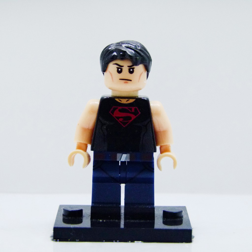 Mini Fig - DC: Superboy (Kon-El)