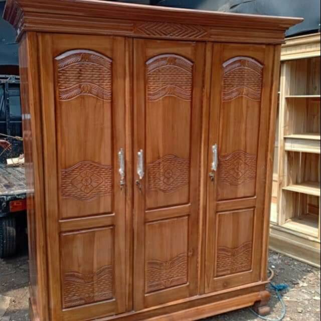 Lemari jati 3 pintu