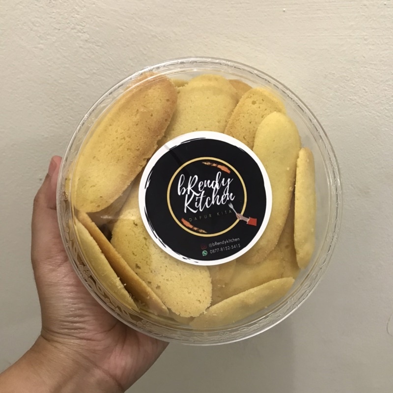 

Kue lebaran lidah kucing