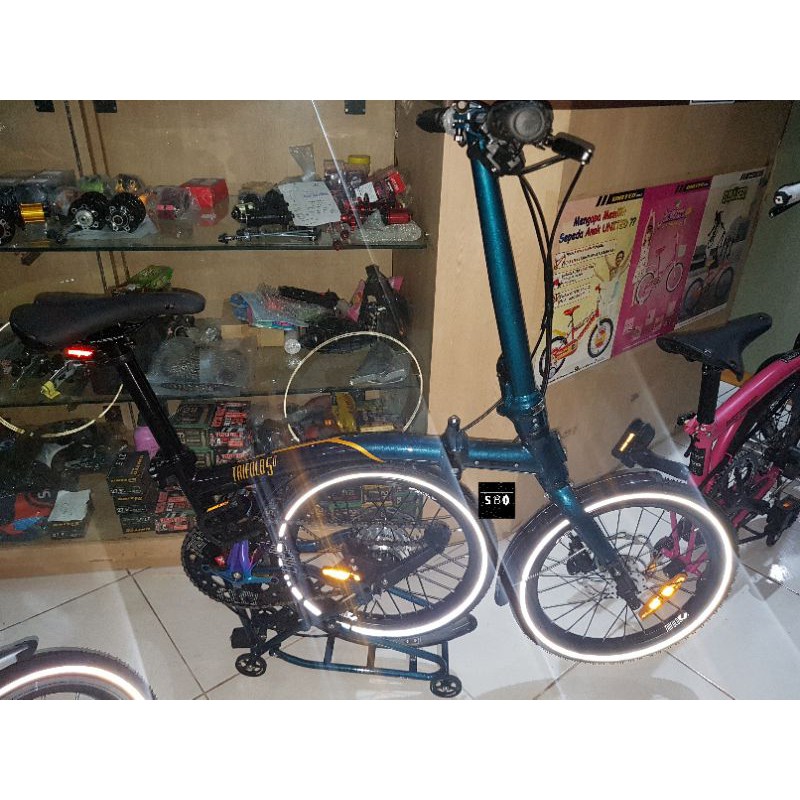 United Trifold 5D 2020