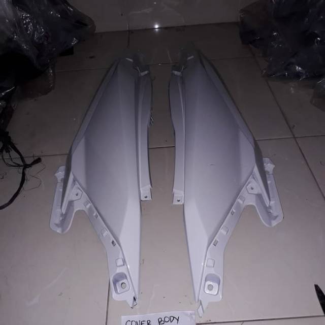 WIN - Cover Body Besar Kanan Kiri Vario 125 - 150||2015 -2017