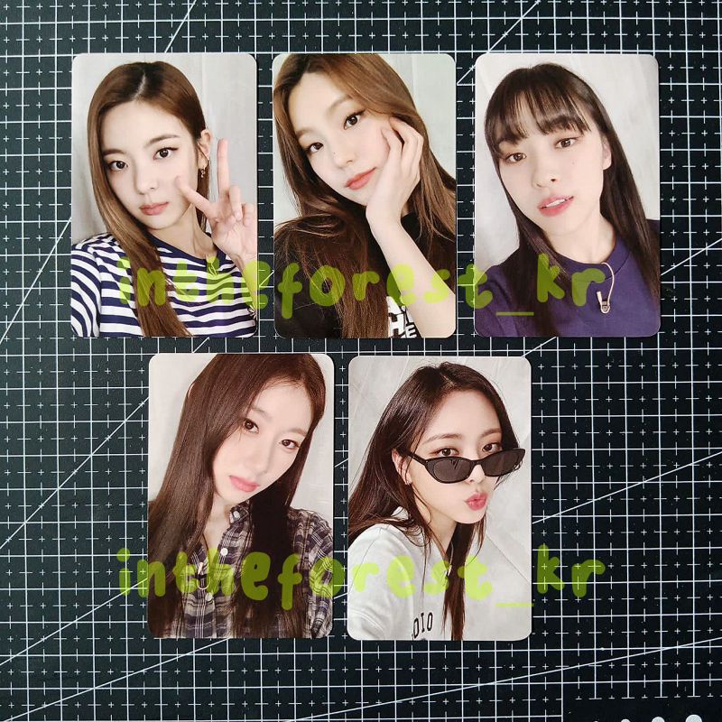 PC / PHOTOCARD ITZY SNEAKERS CHECKMATE BENEFIT KTOWN4U (YEJI LIA RYUJIN YUNA CHAERYEONG)