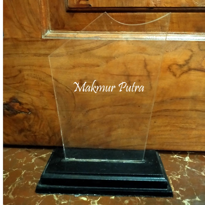 

Bahan Plakat Acrylic Murah, Bahan Plakat Acrylic 4mm Terlaris Dudukan Kayu