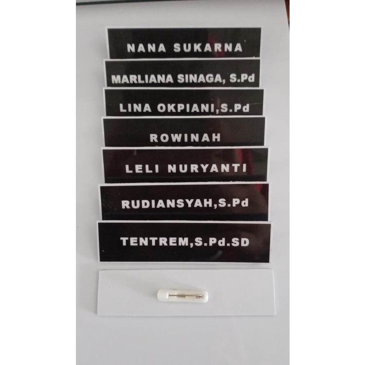 

Name Tage / Papan Nama Dada Peniti