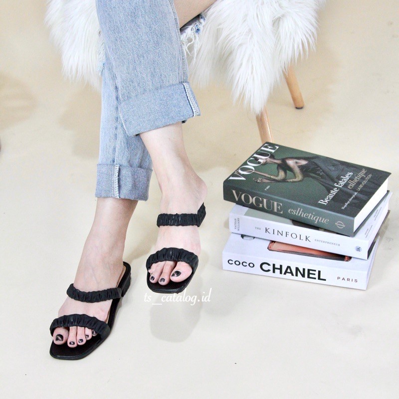 Sandal Slop Kerut BEST SELLER Import Mokaya 3305-55 atau LCR 3305-1 dan 3305-2-Hitam