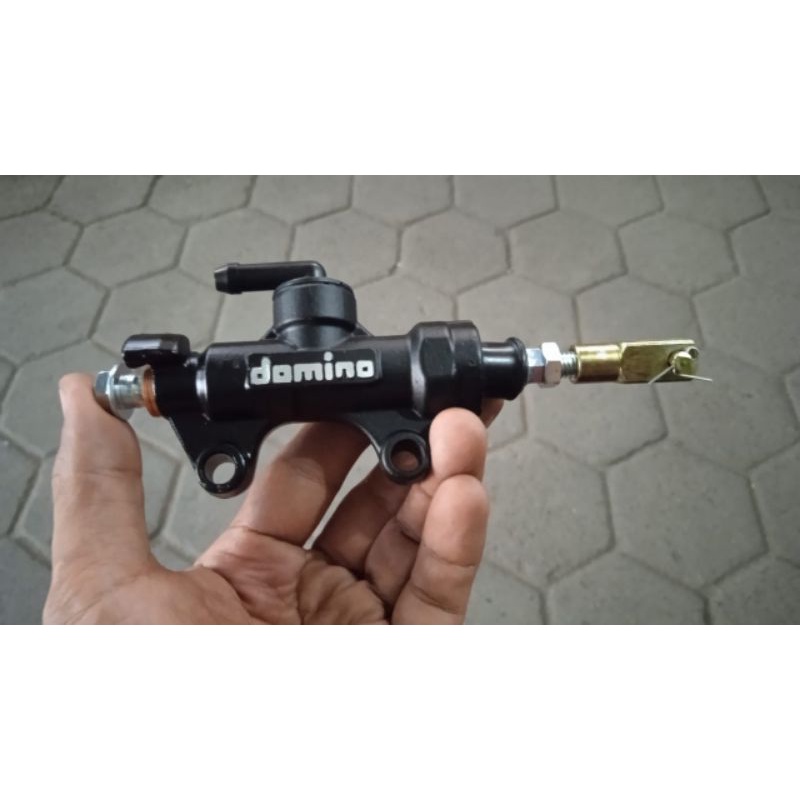 Master Rem Belakang Domino