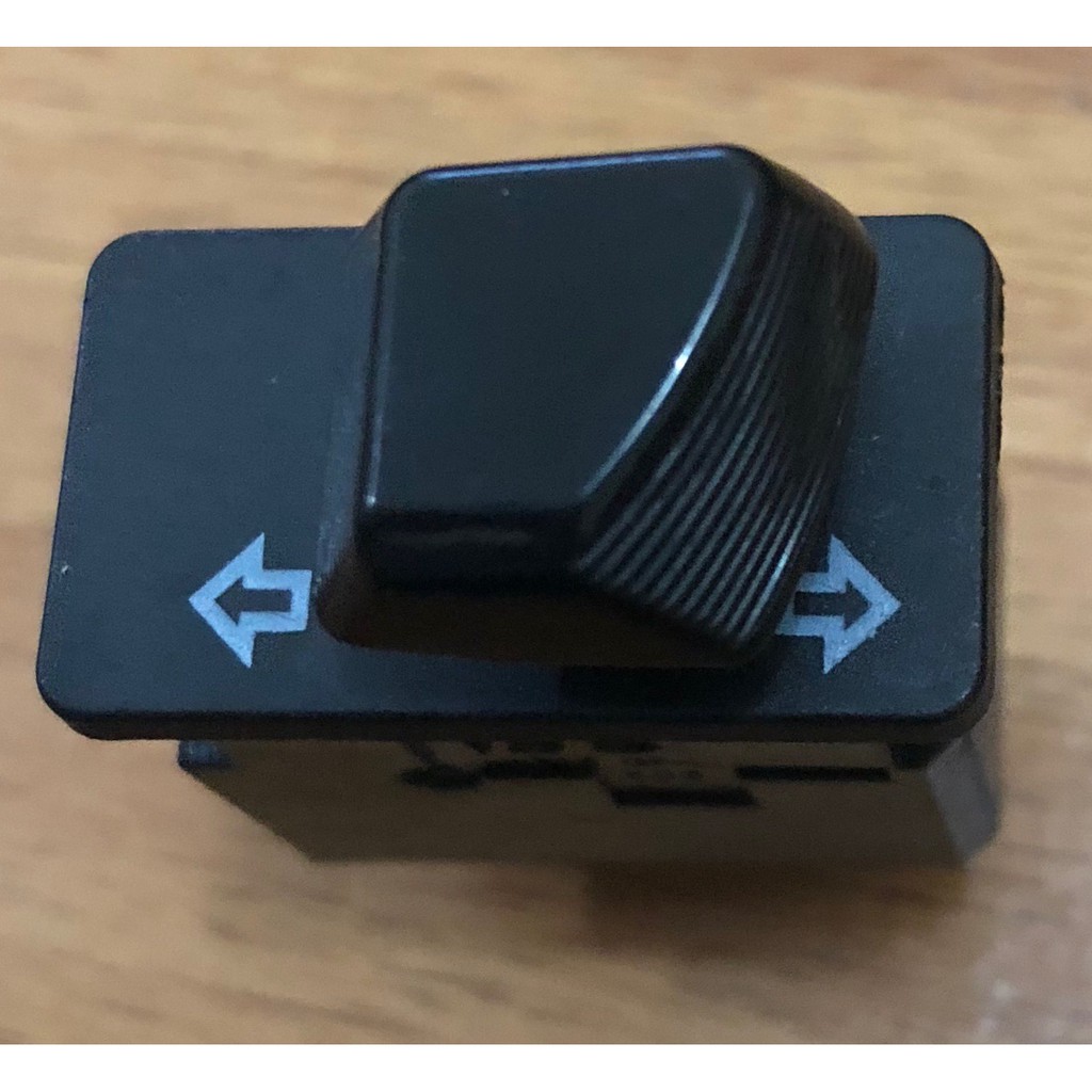 Tombol Lampu Sen Vario 125 35200-k03-n31