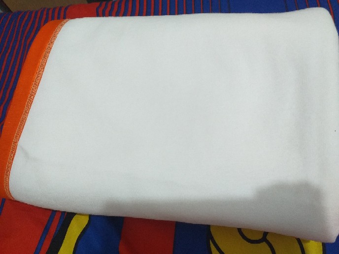 Selimut Hotel Polos Jumbo Uk 150x240, Bahan Emen (lembut Dan Nyaman Dipakai)