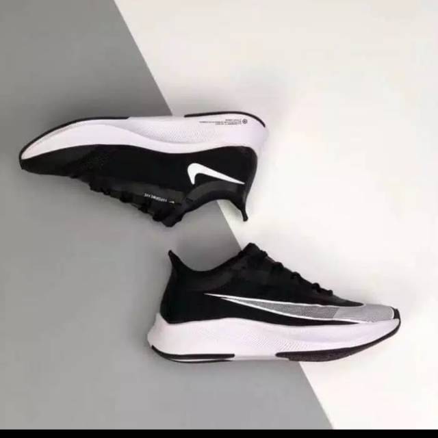 NIKE ZOOM FLY 3 BLACK WHITE