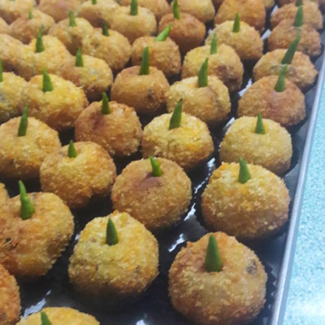

Kroket kentang isi telur mini