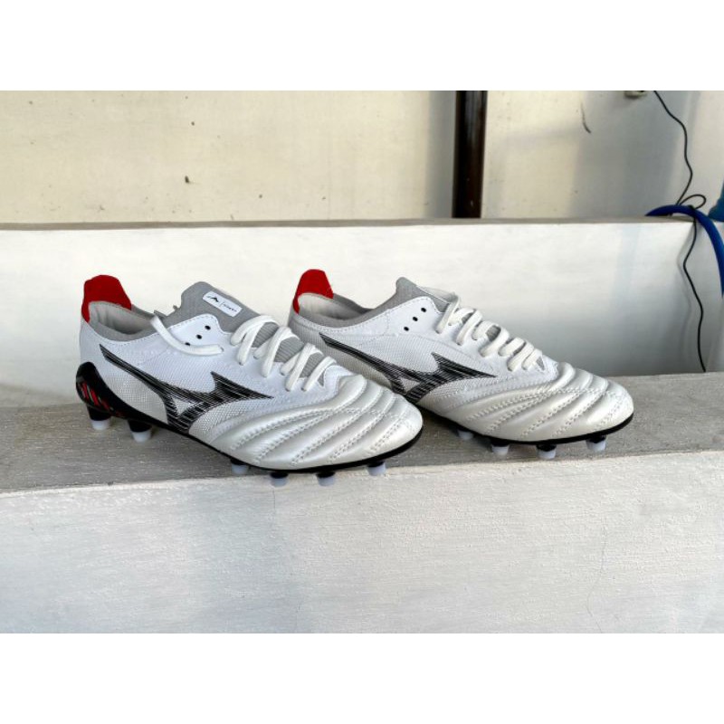 Sepatu Bola Mizuno Morelia Neo 3 Beta White Black
